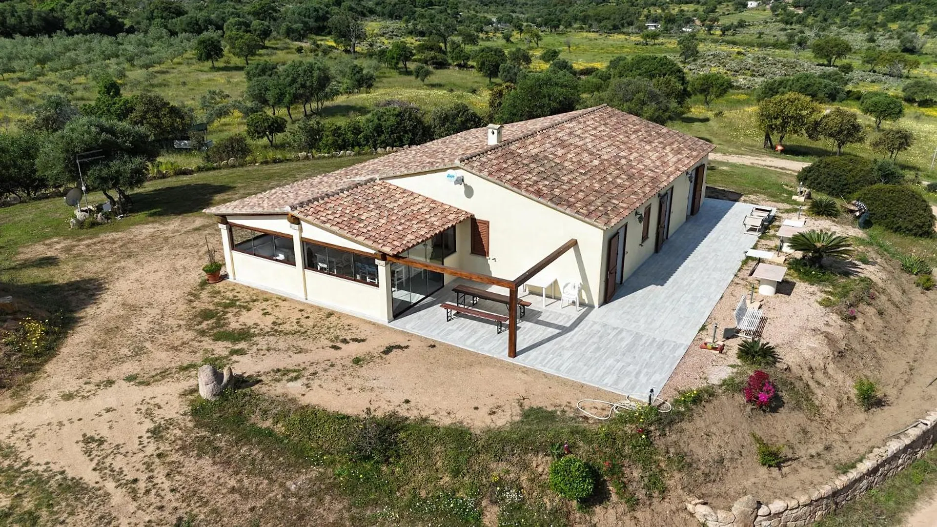 Bed and Breakfast Molti Mari B&B Resort Όλμπια