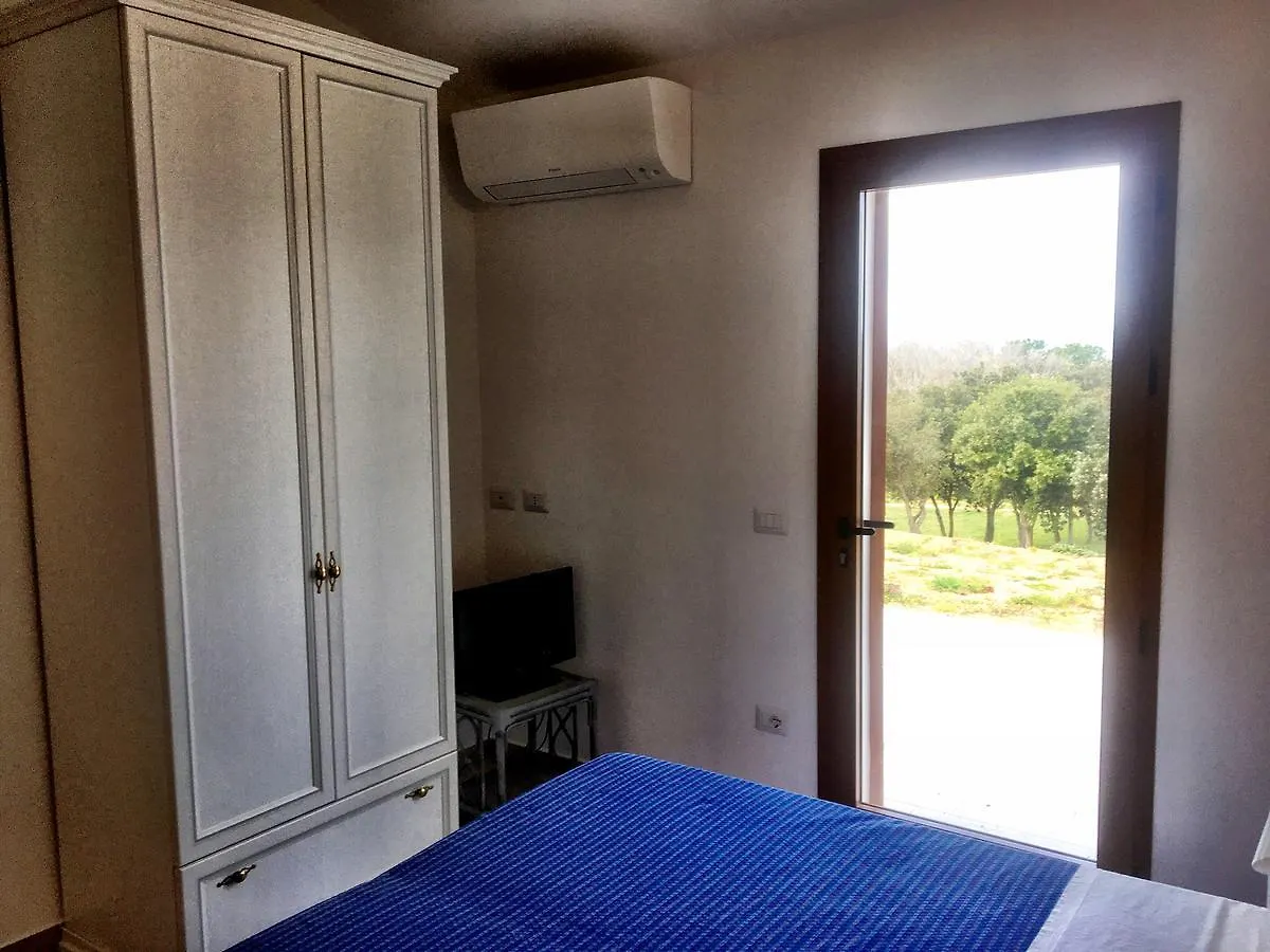Molti Mari B&B Resort Olbia Panzió